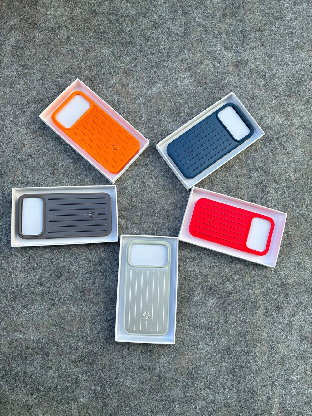 Universal Ribbed Silicone Phone Case - Multiple Colors